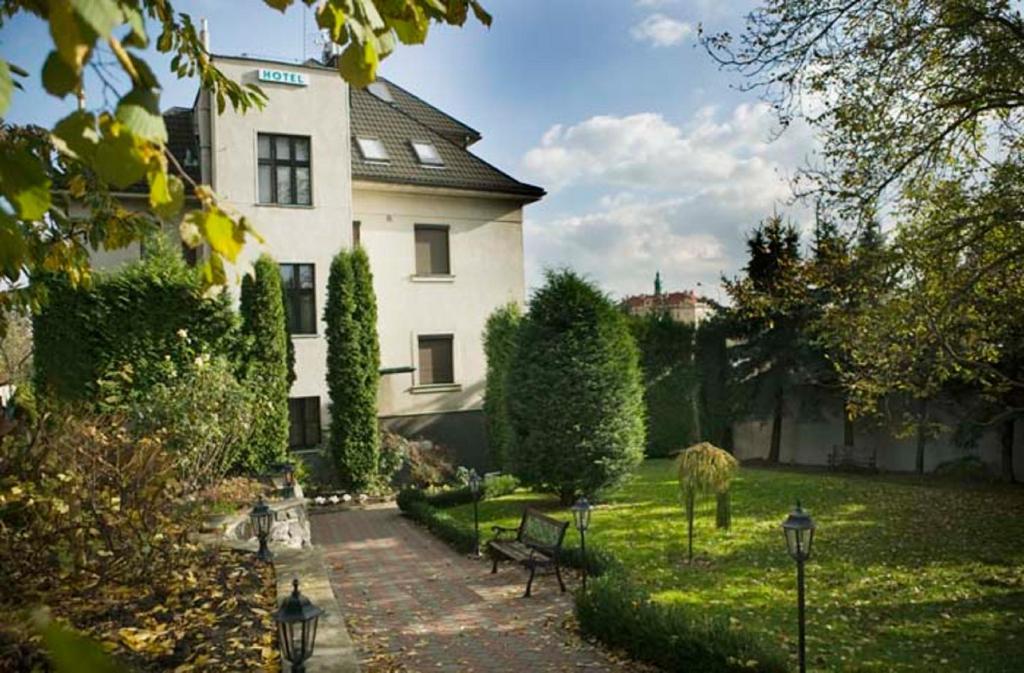 Hotel Anton Прага Экстерьер фото