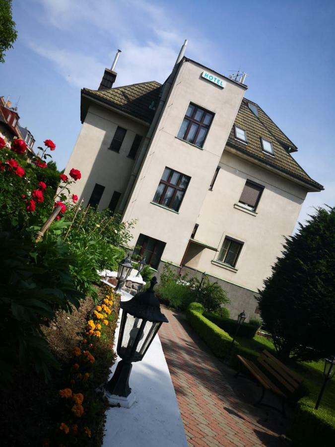 Hotel Anton Прага Экстерьер фото